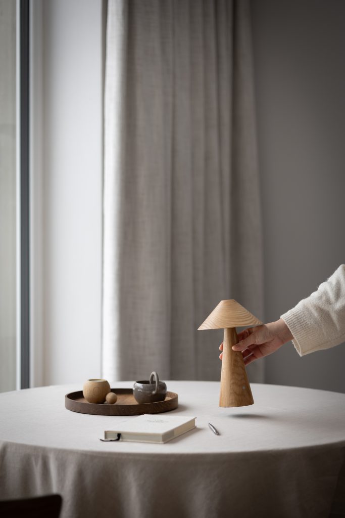 Trådløs Lampe - Eg - LUCAS - Applicata